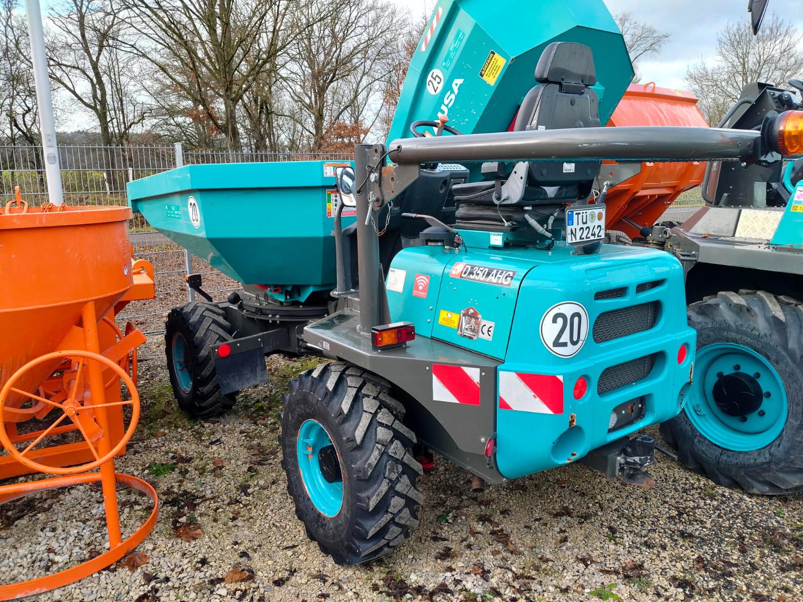 Raddumper Ausa D 350 AHG mit Drehmulde